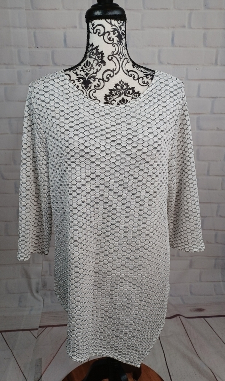 Chico's Travelers women's stretch knit textured print size 2 3/4 sleeves BB15